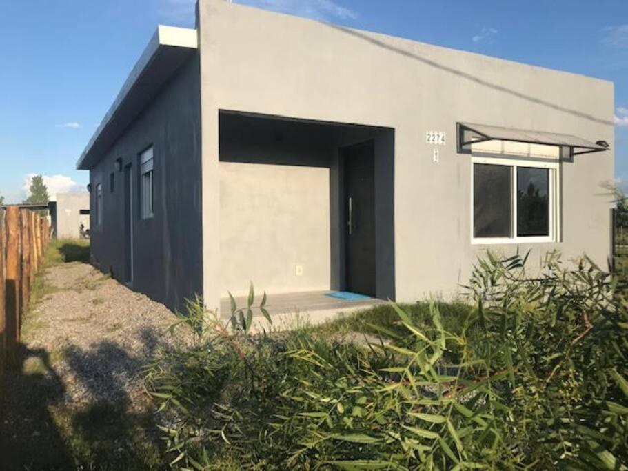 Comoda Casa Con Jardin En Colonia Del Sacramento Zewnętrze zdjęcie